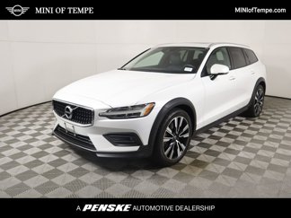 Used 2021 Volvo V60 T5 Cross Country image 1