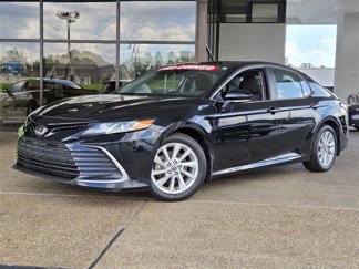 Used 2023 Toyota Camry LE image 1