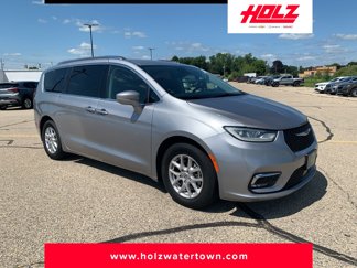 Used 2021 Chrysler Pacifica Touring-L image 1