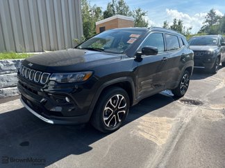 Used 2022 Jeep Compass Limited image 1