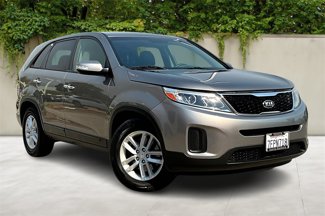 Used 2015 Kia Sorento LX image 1