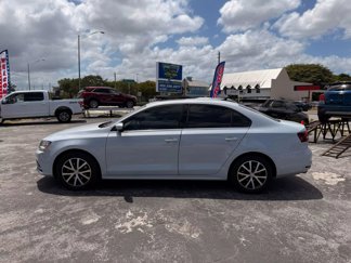 Used 2017 Volkswagen Jetta SE image 1