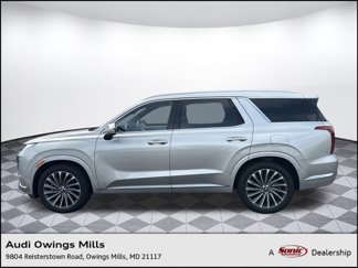 Used 2023 Hyundai Palisade Calligraphy image 1