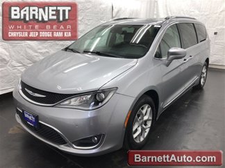 Used 2019 Chrysler Pacifica Touring-L Plus image 1