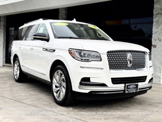 Used 2024 Lincoln Navigator Reserve image 1