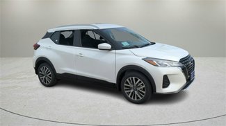Certified 2022 Nissan Kicks SV image 1
