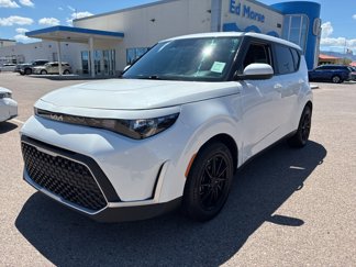 Used 2023 Kia Soul LX image 1