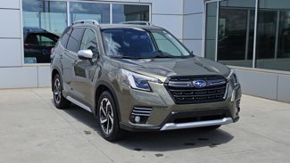 Used 2023 Subaru Forester Touring image 1