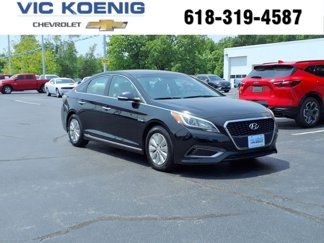 Used 2016 Hyundai Sonata SE image 1