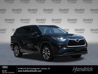 Used 2021 Toyota Highlander XLE image 1