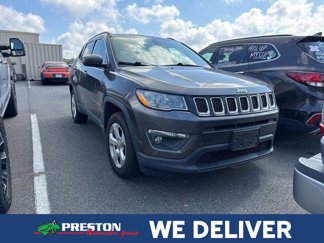 Used 2019 Jeep Compass Latitude image 1
