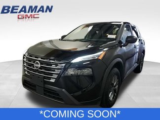 Used 2024 Nissan Rogue S image 1