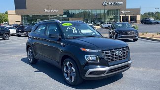 Used 2024 Hyundai Venue SEL image 1