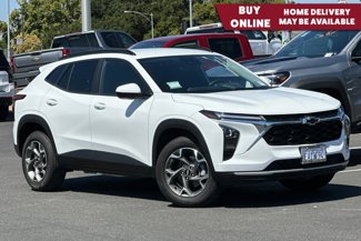 Used 2025 Chevrolet Trax LT w/ Driver Confidence Package image 1