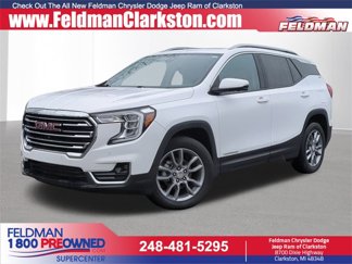 Used 2022 GMC Terrain SLT w/ Tech Package image 1