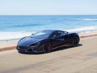 New 2025 McLaren Artura image 1