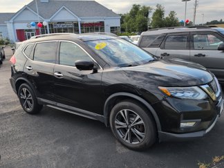 Used 2017 Nissan Rogue SL image 1