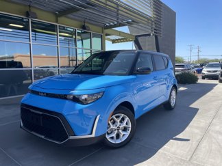 Used 2023 Kia Soul S image 1