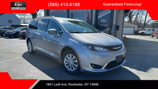 Used 2017 Chrysler Pacifica Touring-L image 1