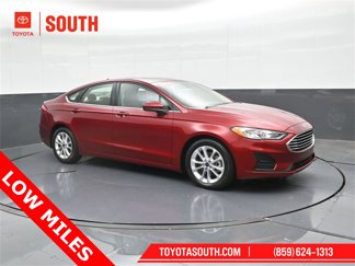 Used 2019 Ford Fusion SE image 1