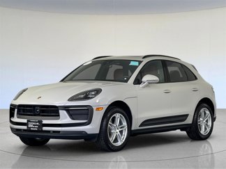 Used 2025 Porsche Macan image 1