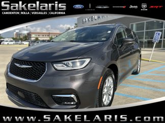 Used 2022 Chrysler Pacifica Touring-L image 1