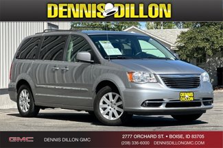 Used 2016 Chrysler Town & Country Touring image 1