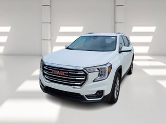 Used 2024 GMC Terrain SLT image 1