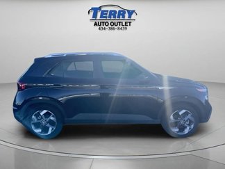 Used 2024 Hyundai Venue SEL image 1