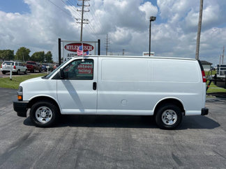 Used 2018 Chevrolet Express 2500 image 1
