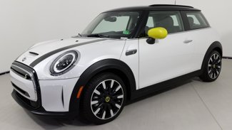 Used 2024 MINI Cooper SE image 1