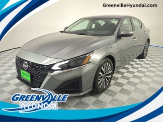 Used 2023 Nissan Altima 2.5 SV image 1