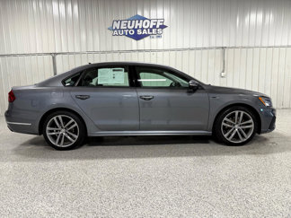 Used 2018 Volkswagen Passat 2.0T R-Line image 1