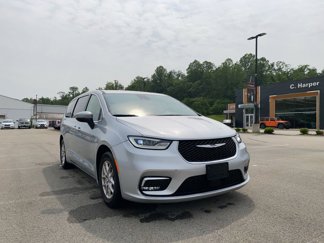 Used 2023 Chrysler Pacifica Touring-L image 1