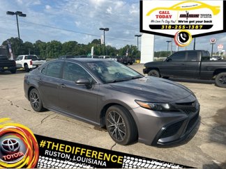 Used 2022 Toyota Camry SE image 1
