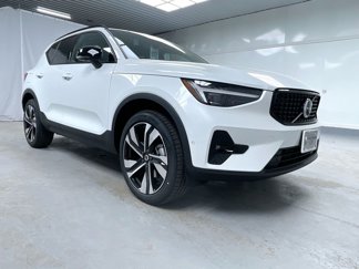 New 2025 Volvo XC40 B5 Ultra w/ Climate Package image 1