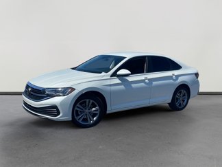 Certified 2023 Volkswagen Jetta SE image 1