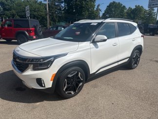 Used 2024 Kia Seltos SX w/ SX Sunroof Package image 1
