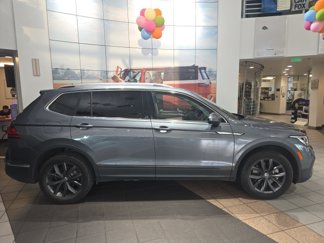 Used 2022 Volkswagen Tiguan SE image 1