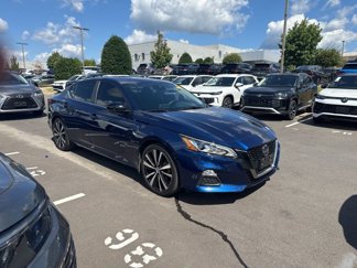 Used 2021 Nissan Altima 2.5 SR w/ SR Premium Package image 1