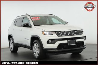 Used 2022 Jeep Compass Latitude image 1