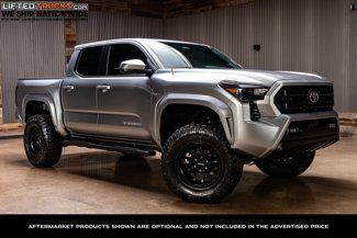 Used 2025 Toyota Tacoma SR5 image 1