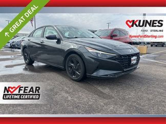 Used 2023 Hyundai Elantra SEL image 1