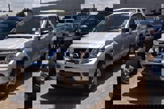Used 2018 Nissan Frontier SV image 1