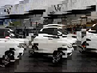 Used 2018 Nissan Pathfinder SV image 1