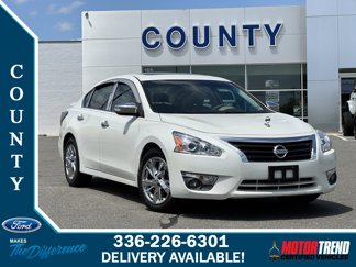 Used 2015 Nissan Altima 2.5 SL w/ Technology Package image 1