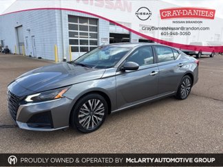Used 2023 Nissan Altima 2.5 SV image 1