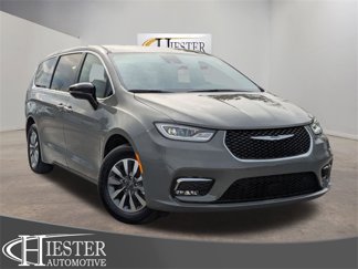 New 2025 Chrysler Pacifica Select image 1