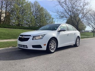 Used 2011 Chevrolet Cruze Eco image 1
