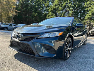 Used 2018 Toyota Camry SE image 1